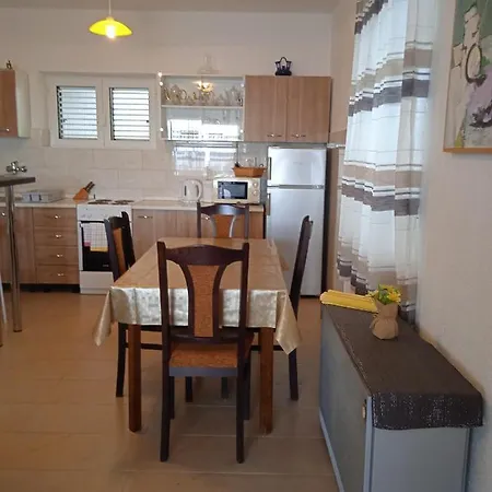 Davor דירה