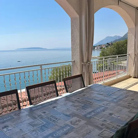 Apartament Davor *